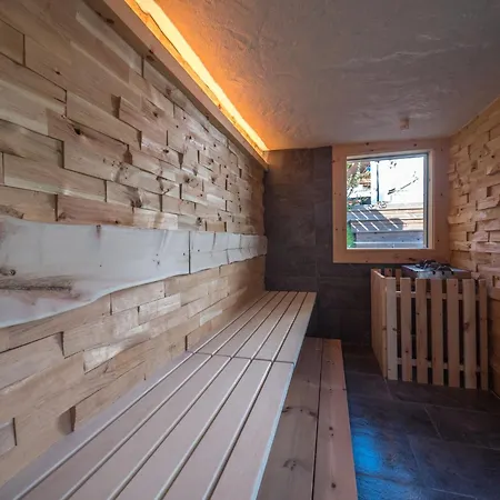 Holiday home With Sauna Fuegen